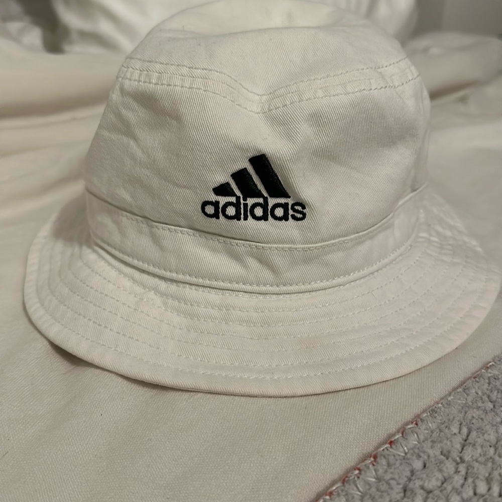Adidas bucket hat